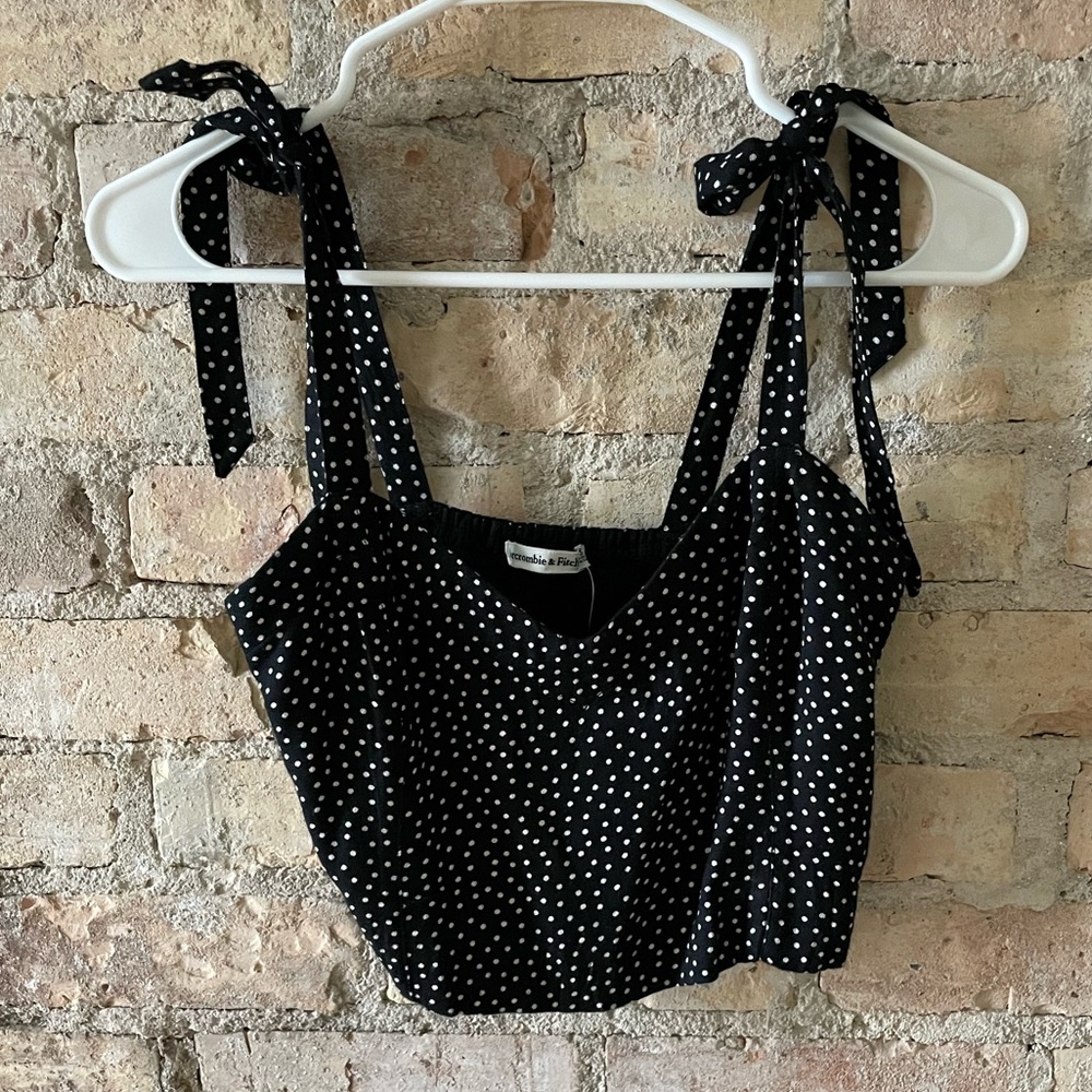 Abercrombie cropped polka dot tank top